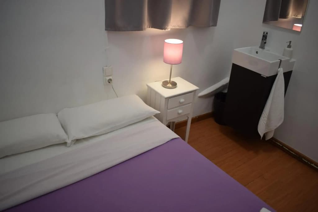 Hostal MiMi Las Ramblas - photo 16