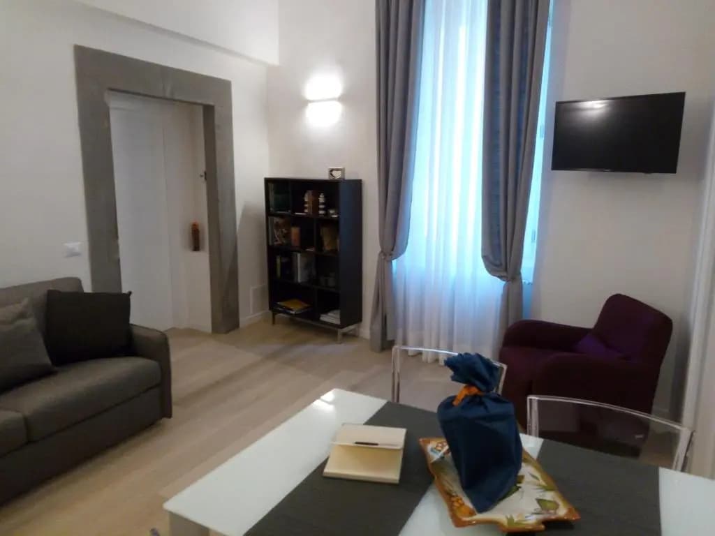 Opera 19 Luxury Apartment - photo 6