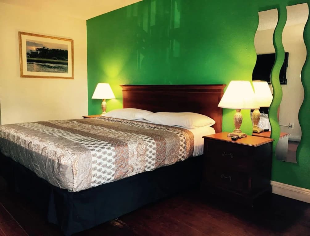 Up Midtown Hotel - photo 3