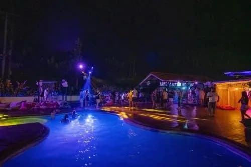 Base Party Hostel 18-35 Years Old Only - photo 10
