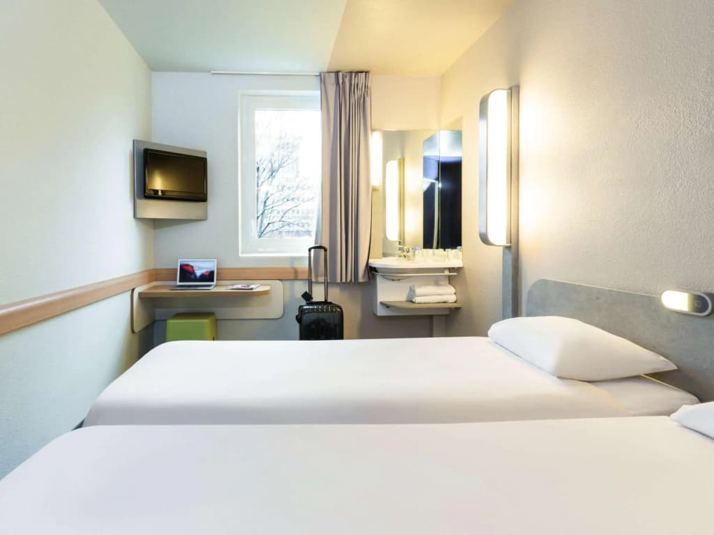 ibis budget Paris Porte de Montmartre Hotel - photo 31
