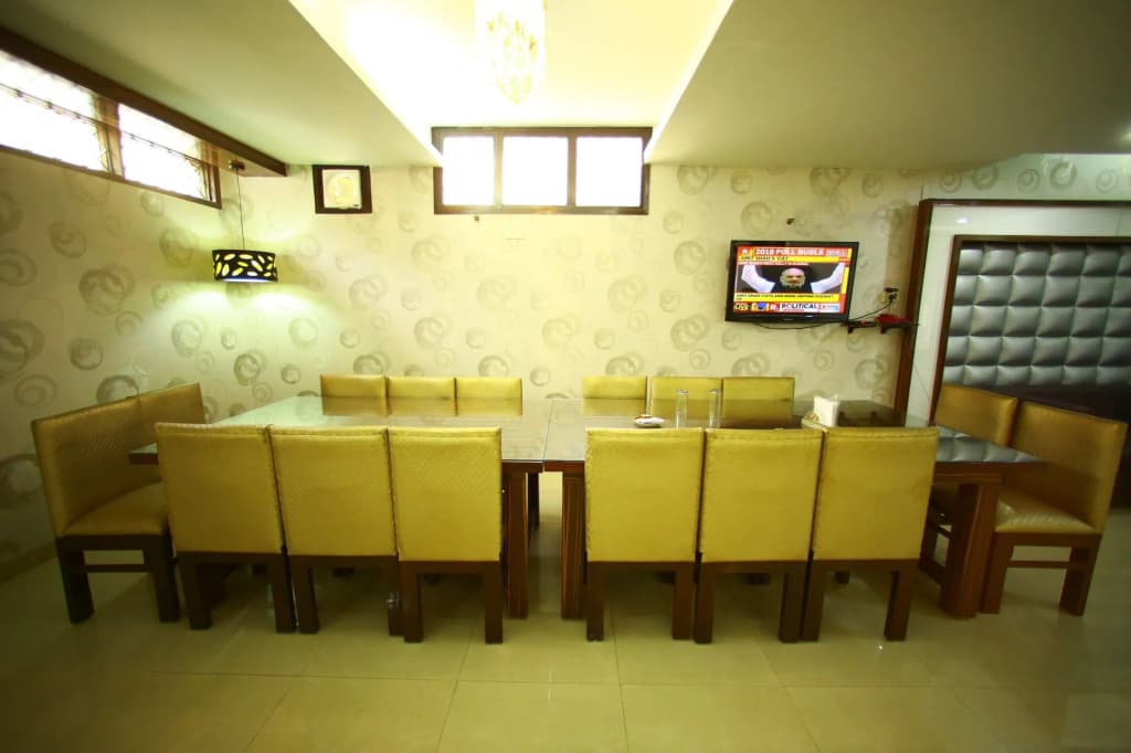 Hotel Sundeep Inn - photo 10