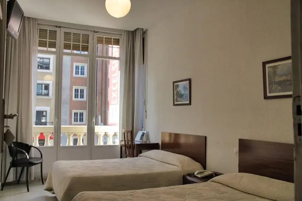 Hostal Excelsior - photo 18