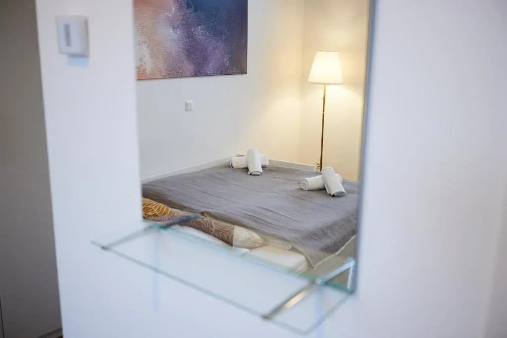 Nice Studio Close To Metro III (Adults Only) - photo 4