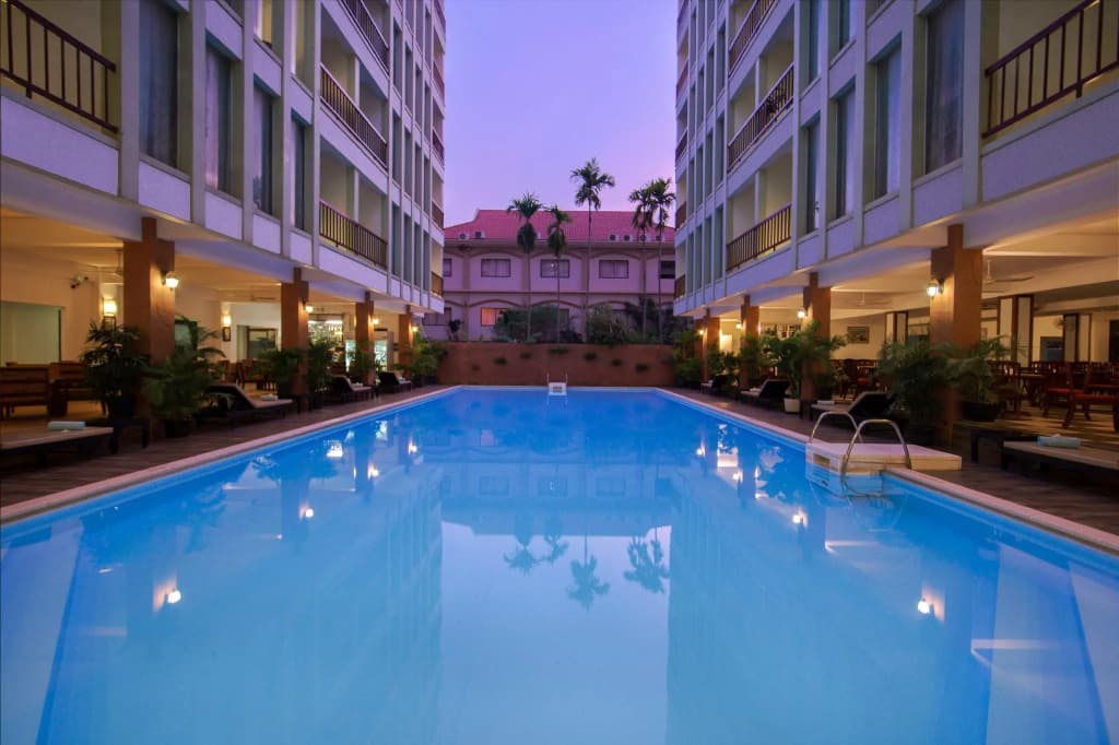 Smiling Deluxe Hotel - photo 7