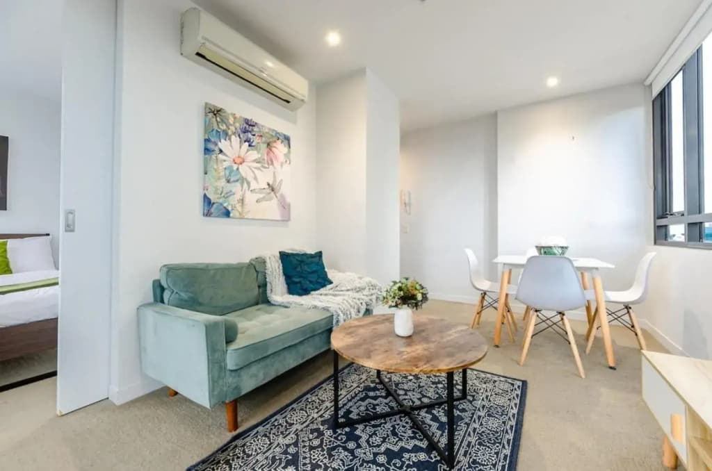 Best view 2BR1BA 40+floor in CBD+ Balcony +wifi - photo 2