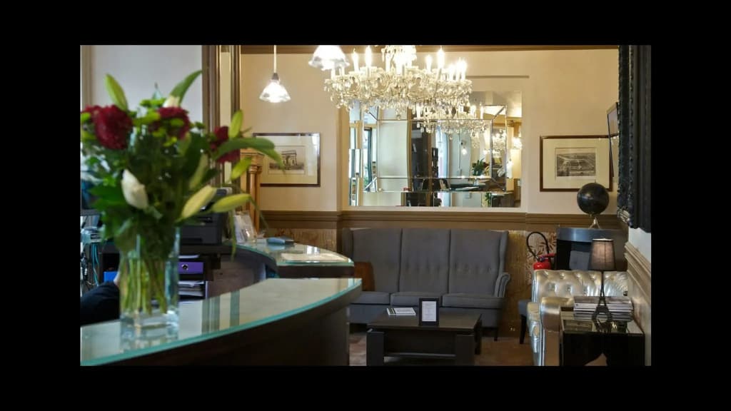Hotel Petit Saint Honoré - photo 16