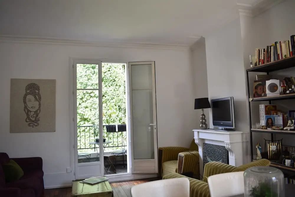 3 Storey Flat With Private Terrace - photo 2