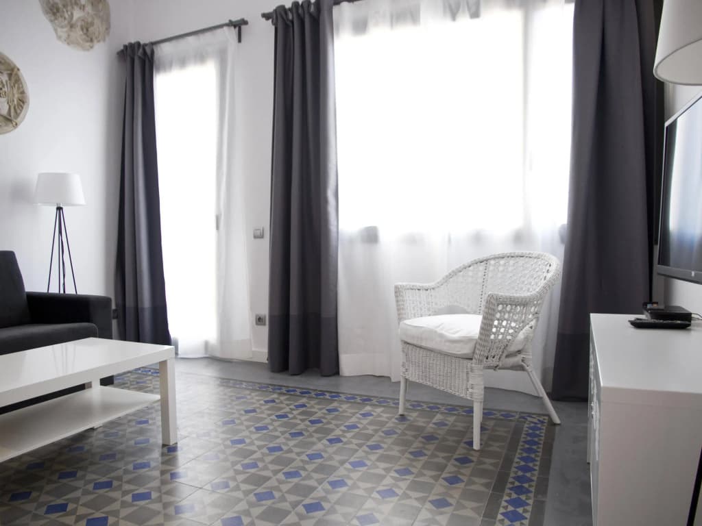 Trivao Park Guell Apartments - photo 2