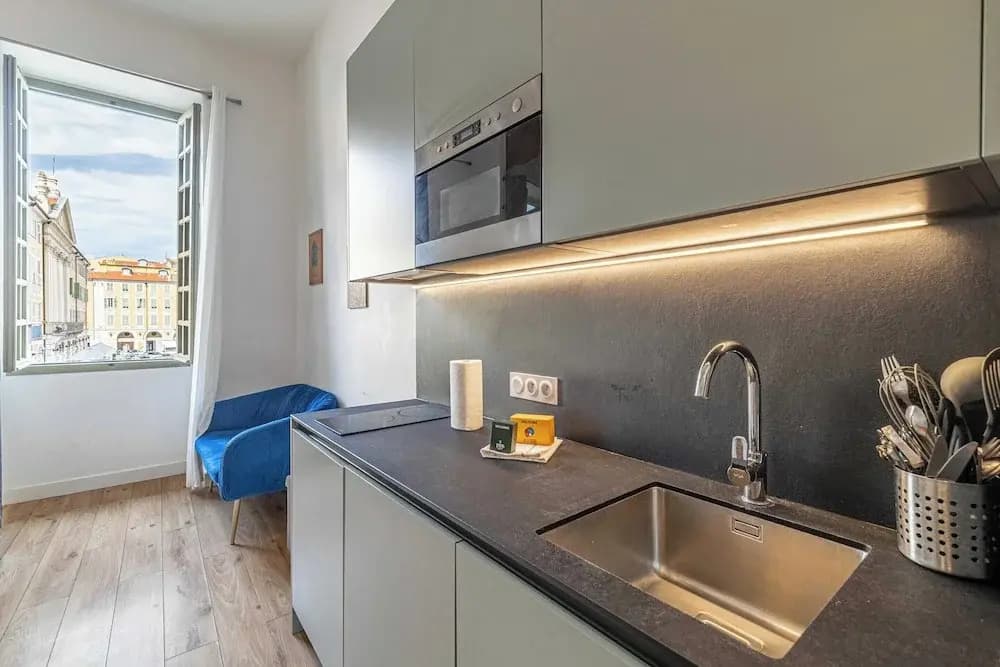 a/c Mezzanine apt 2br/4p - Place Garibaldi - photo 11