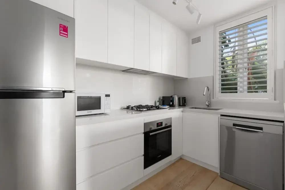 Chic 1-bed Apartment by Balmoral Beach - photo 11