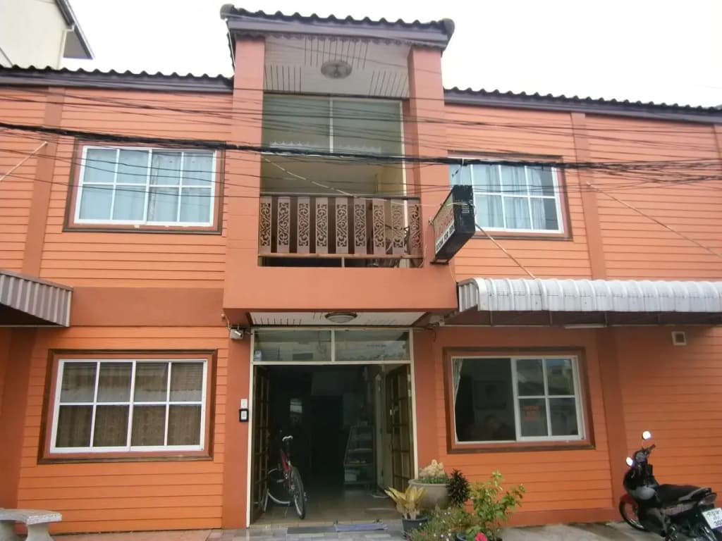 Aura House - main photo