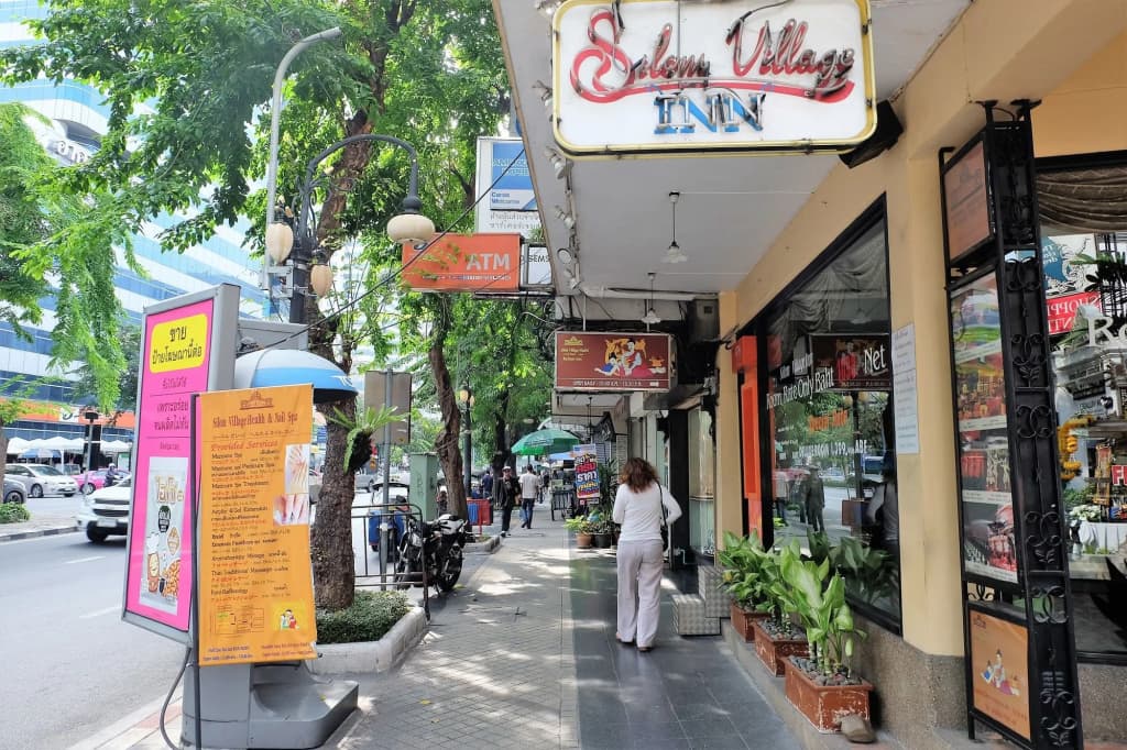 Silom Village Inn - photo 12