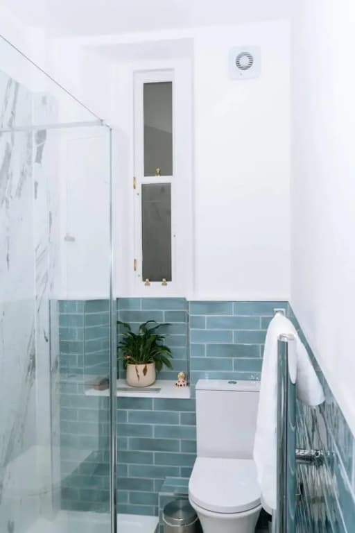 Spacious 3 Bedroom Flat in Edinburgh - photo 11