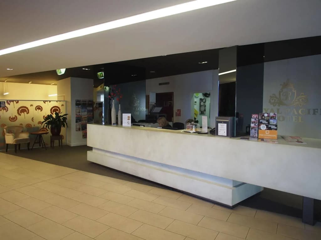 Royal Pacific Hotel - photo 29