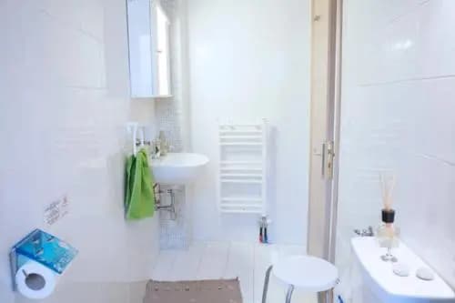 Thelma's Apartment - photo 14
