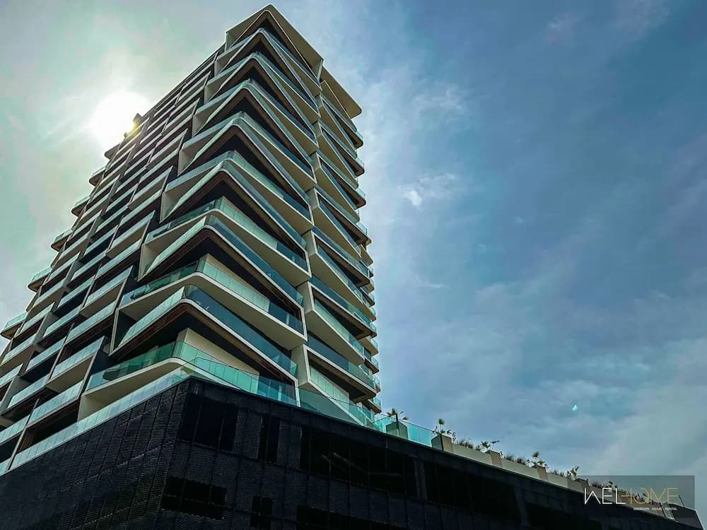 WelHome - Dubai Delight: Luxe Living 1BR at Binghatti Luna - photo 1