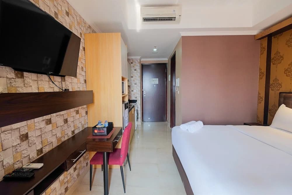 Exquisite Studio Menteng Park Apartment - photo 5