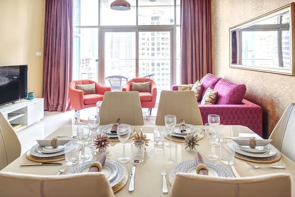 Luxury Staycation Continental Tower - photo 11