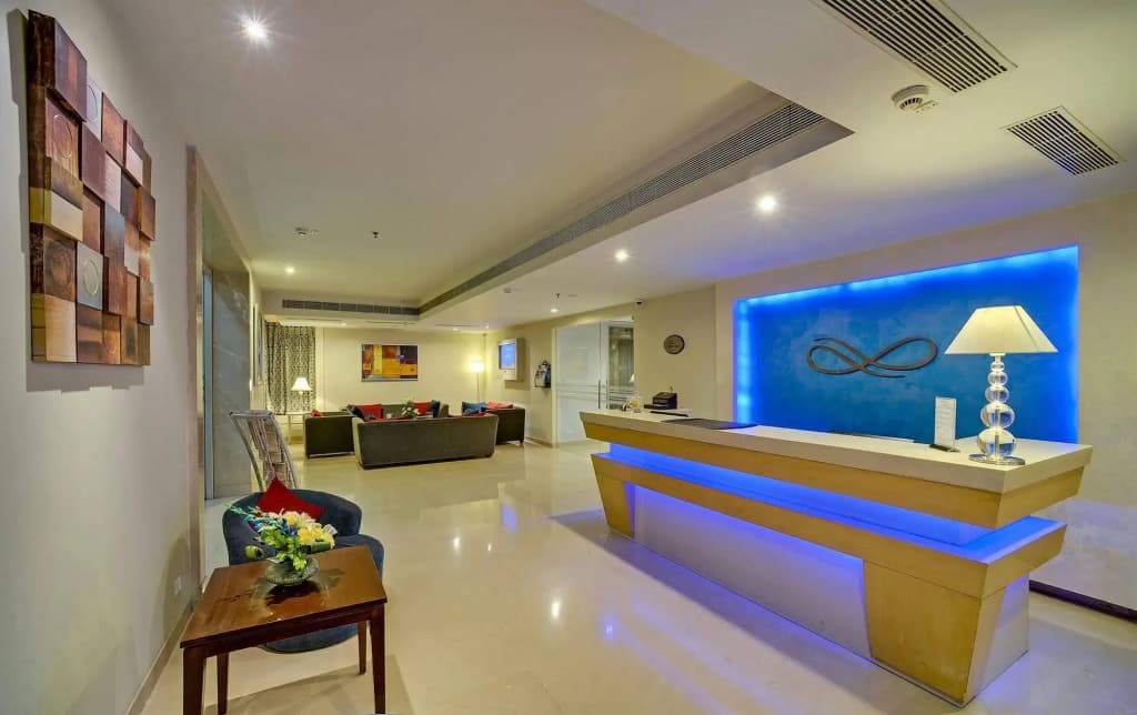Sarovar Portico Naraina Delhi - photo 2