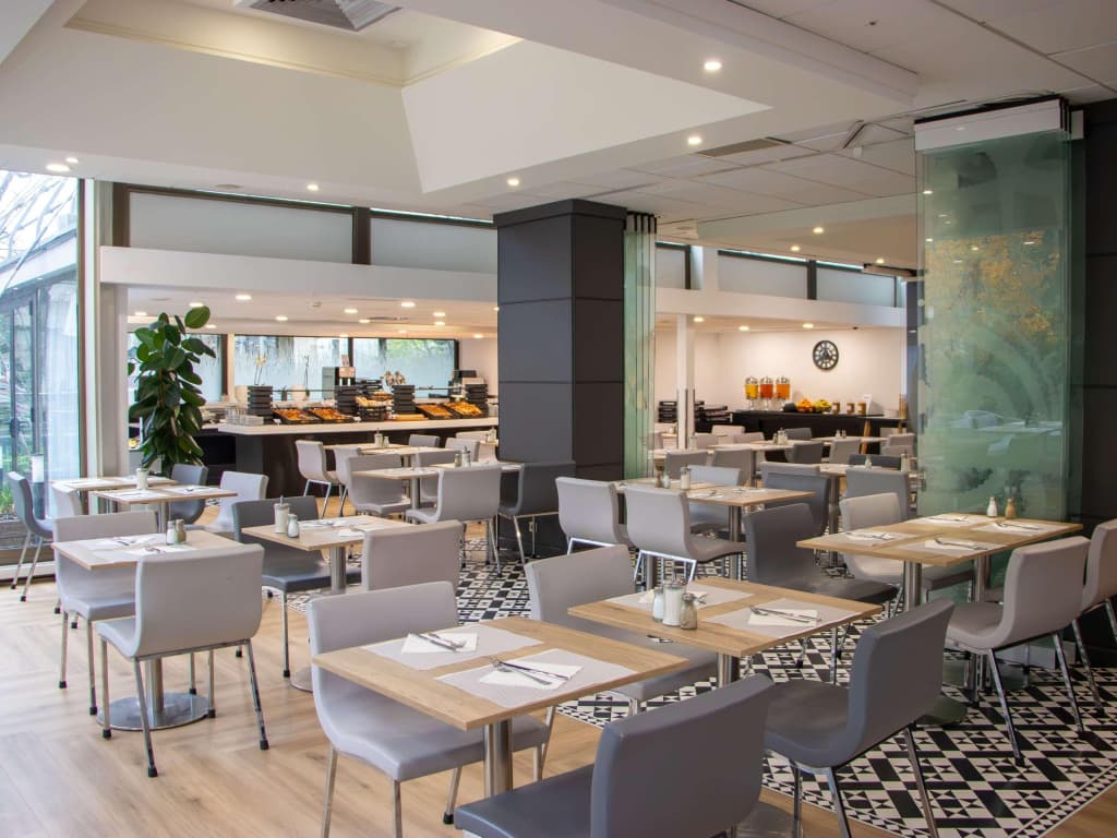 Mercure Paris Centre Tour Eiffel Hotel - photo 27