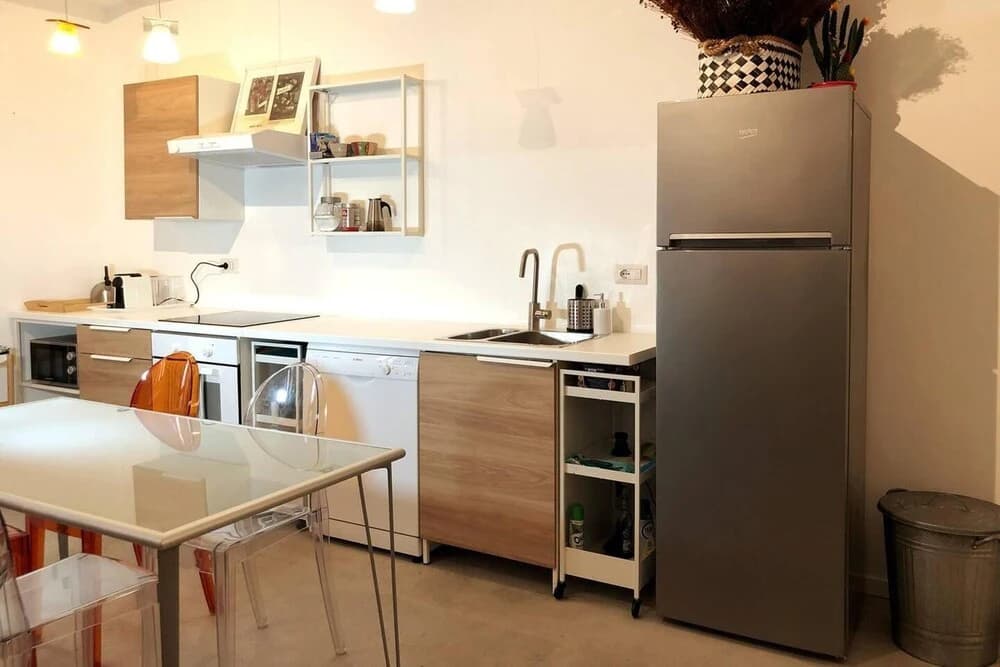 Inviting 2-bed Apartment in Milano - photo 9