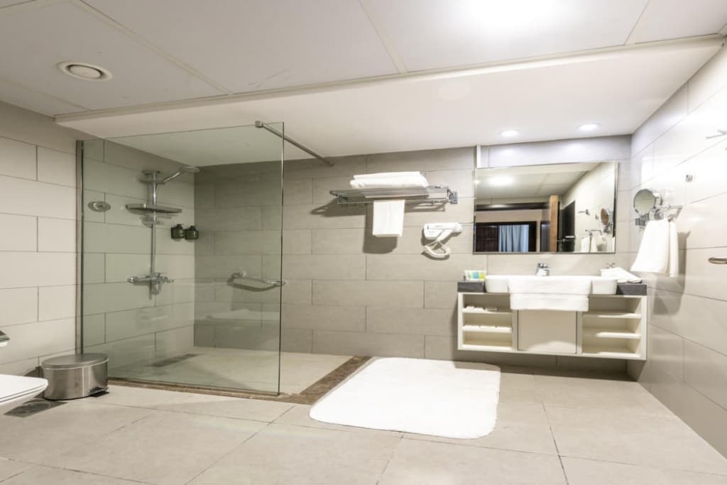Luxe Grand Hotel Apartments - photo 11