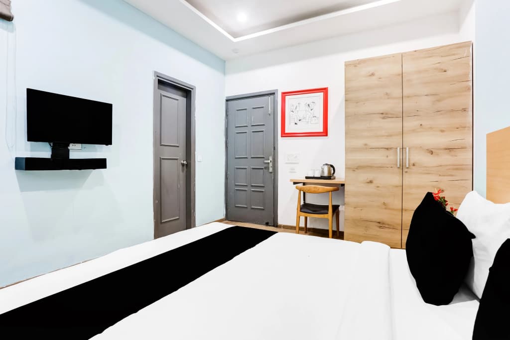 Super Townhouse Rohini Sector 23 - photo 34