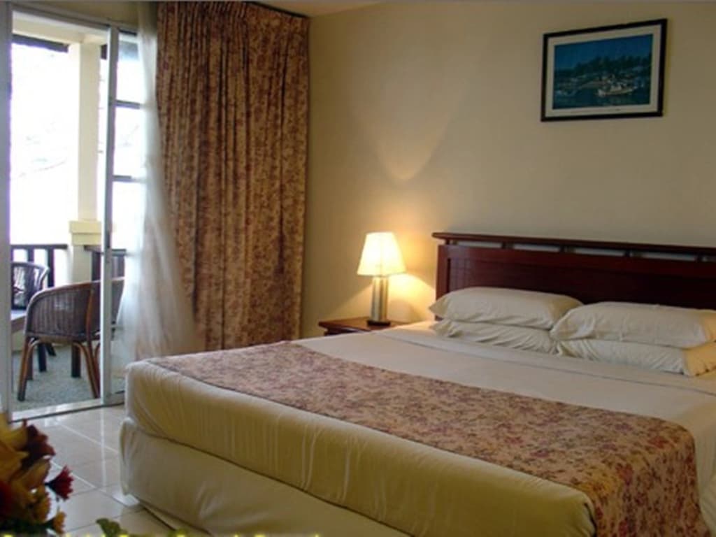 Gem Beach Resort - photo 2