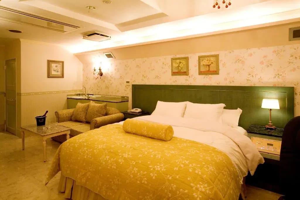 Meguro Emperor (Adult Only) - photo 2