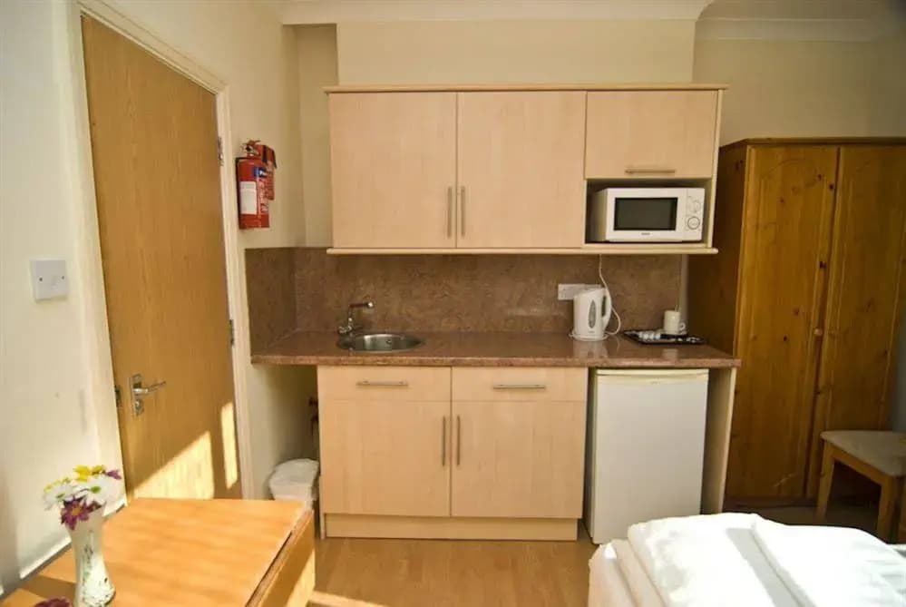 Gloucester Hotel - photo 18