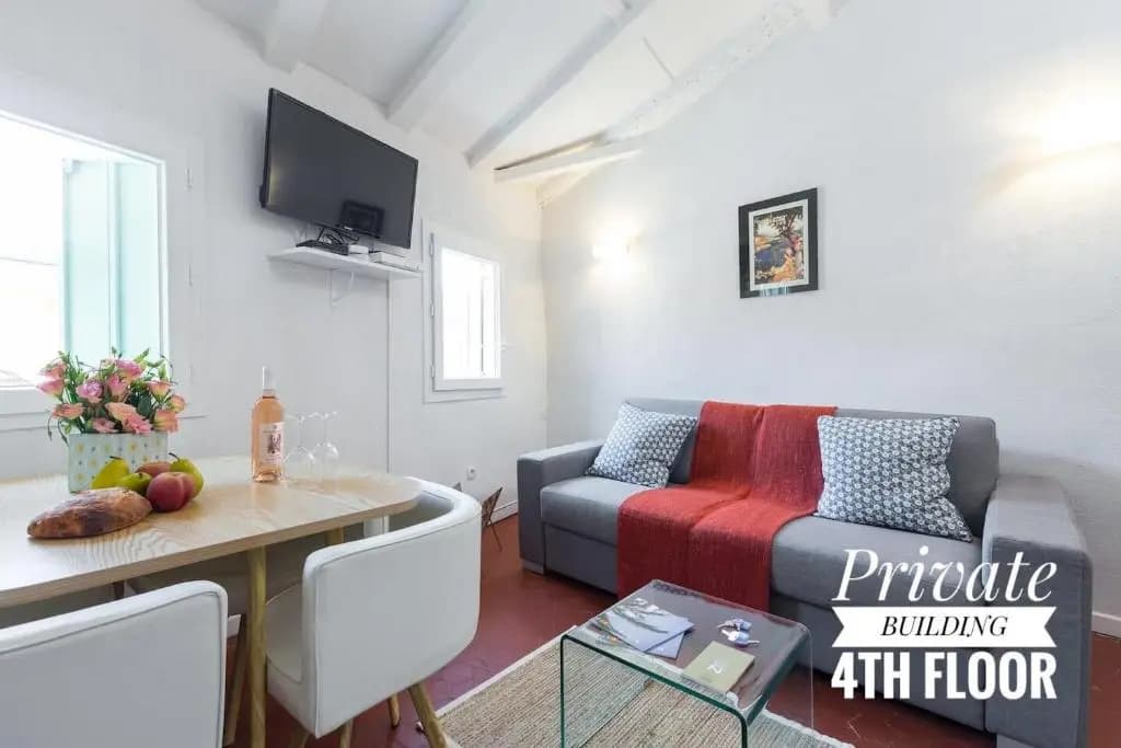 Private Building, 4 Apts, Unique at Nice - Old Town - photo 3