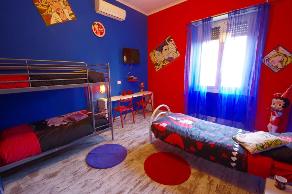 Comics Guesthouse - photo 2