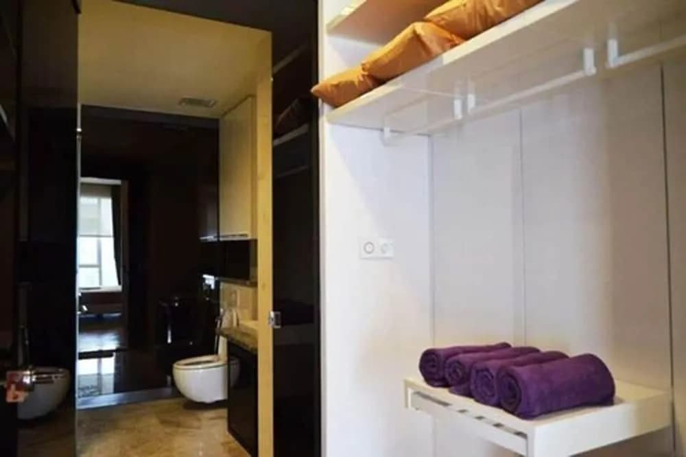 The Charlton Place - photo 18