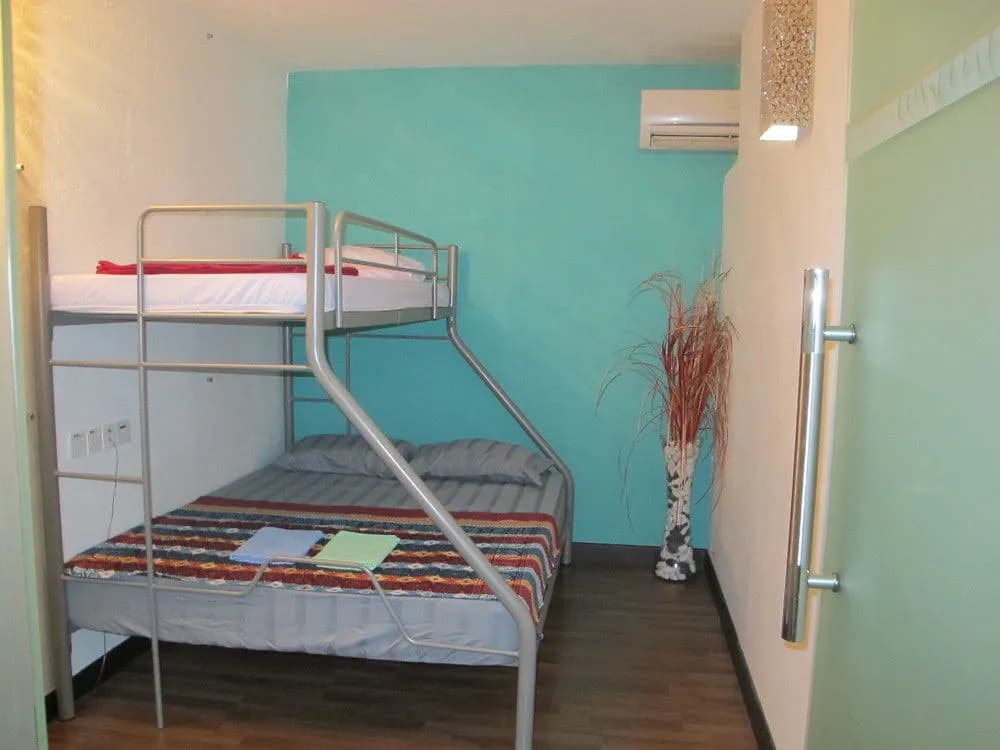 Gurney Budget Inn - Hostel - photo 4