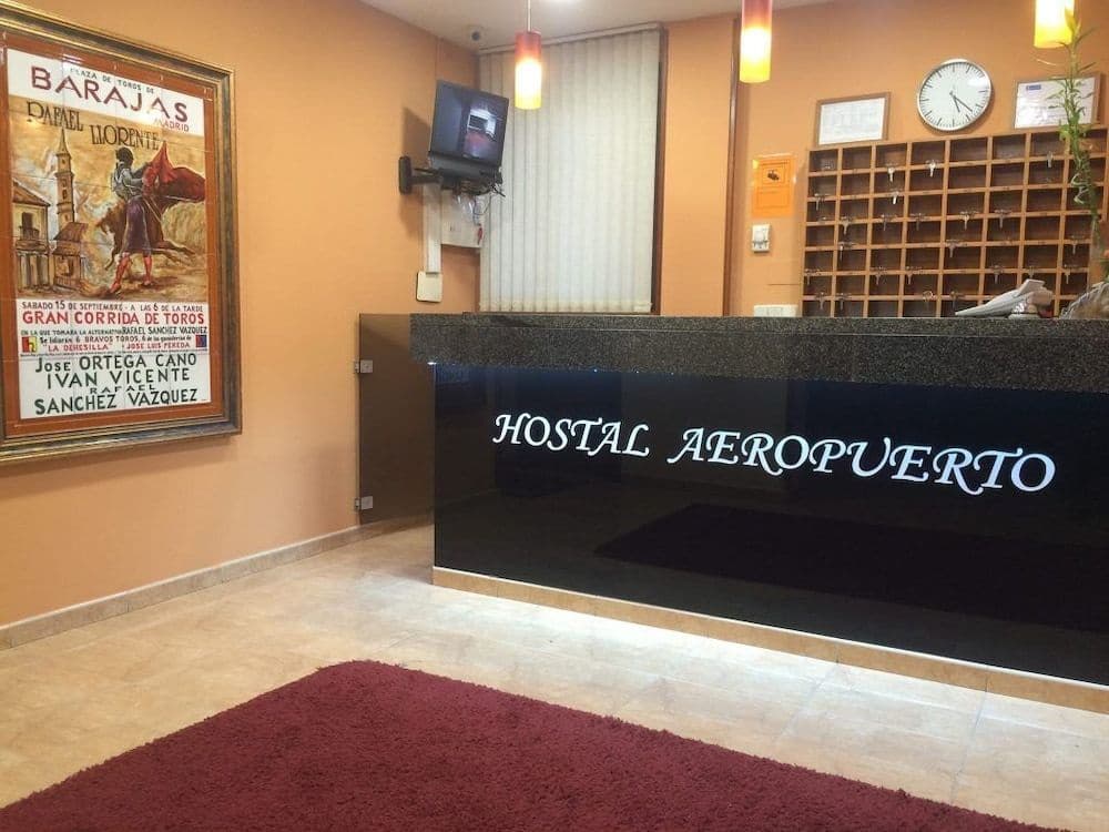 Hostal Aeropuerto - photo 15
