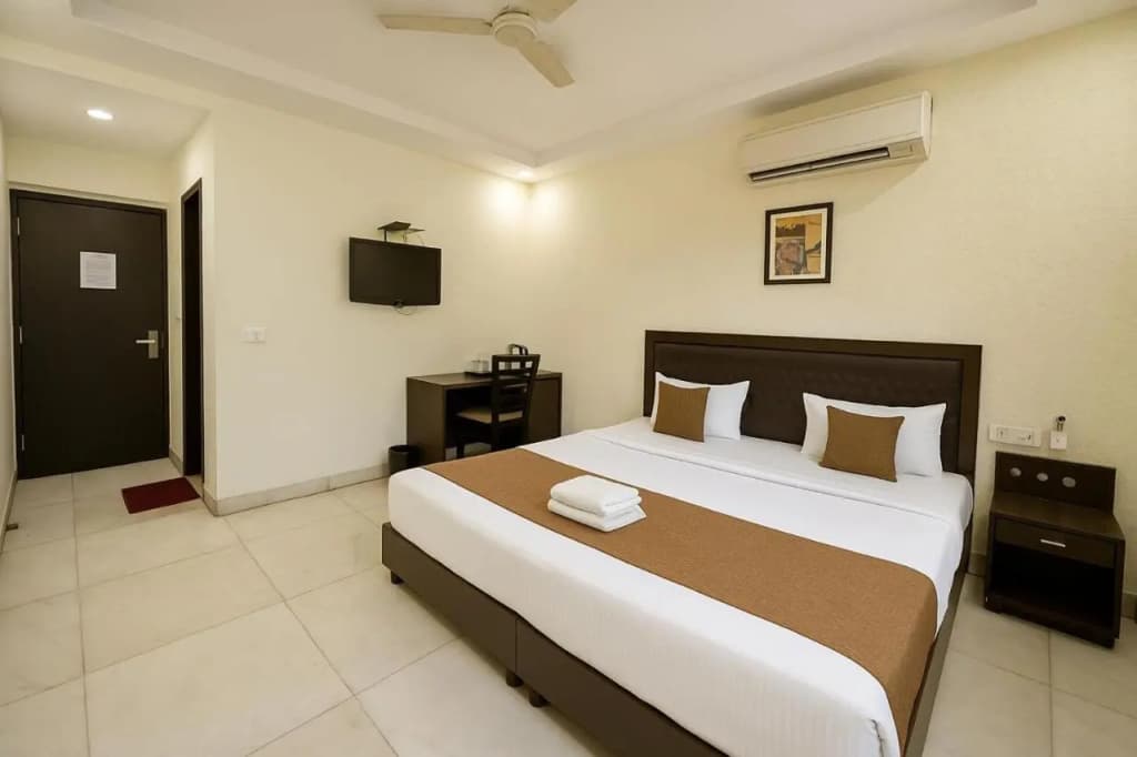 Hotel Rupam Kingston Park - photo 29
