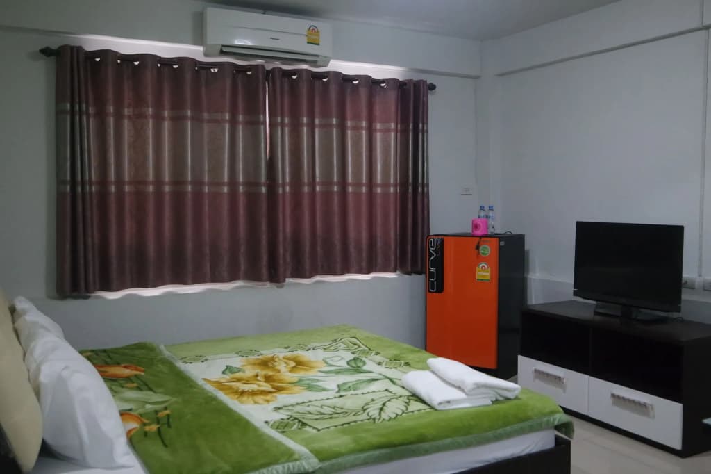 OYO 75414 KJS Pattaya - photo 4