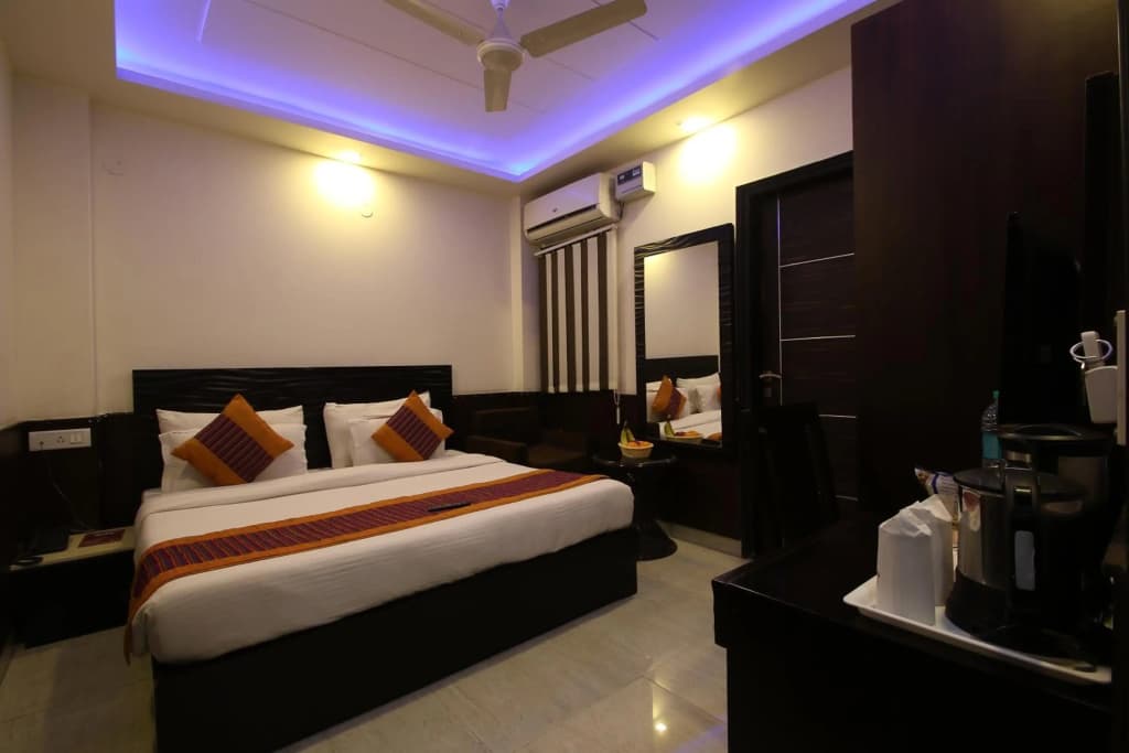 Hotel Hill Palace - photo 4
