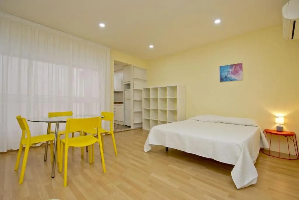Barcelona City Apartment - photo 26