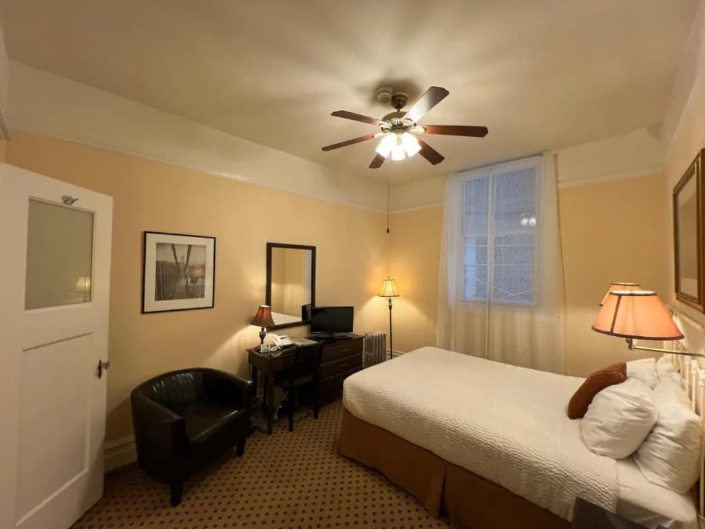 The Andrews Hotel - photo 33