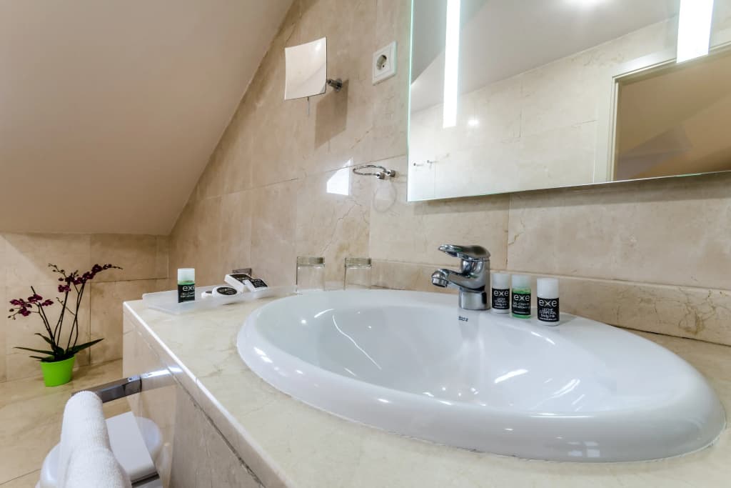 Hotel Exe Suites 33 - photo 9