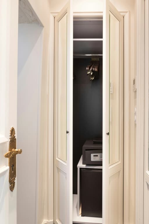 Hotel Verneuil - photo 26