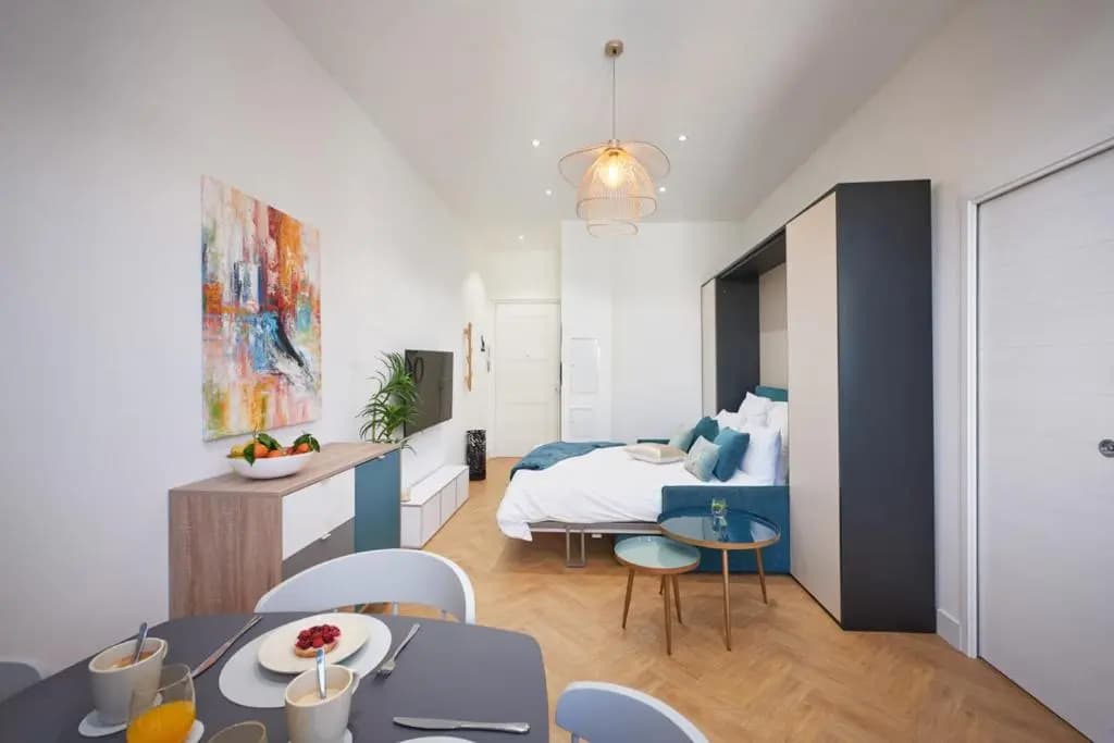 Sunlight Properties - Daffia - Beautifully renovated studio, city pad in Central Nice - main photo
