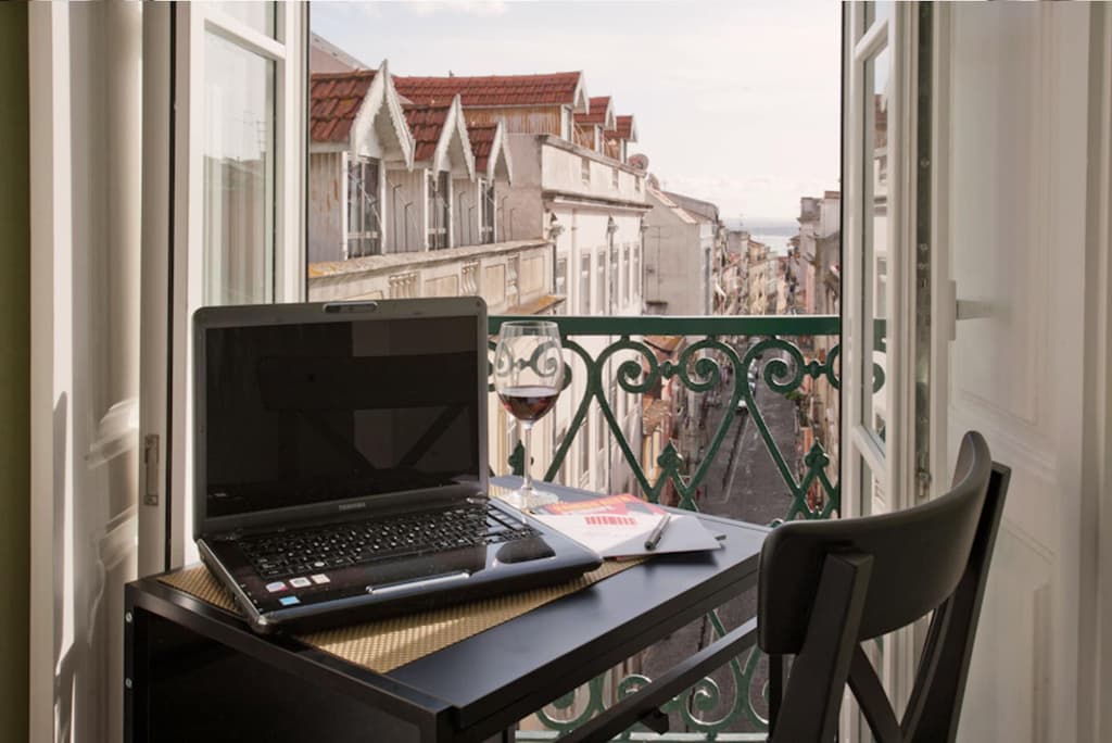 Lisbon Colours Bairro Alto Apartments - photo 10