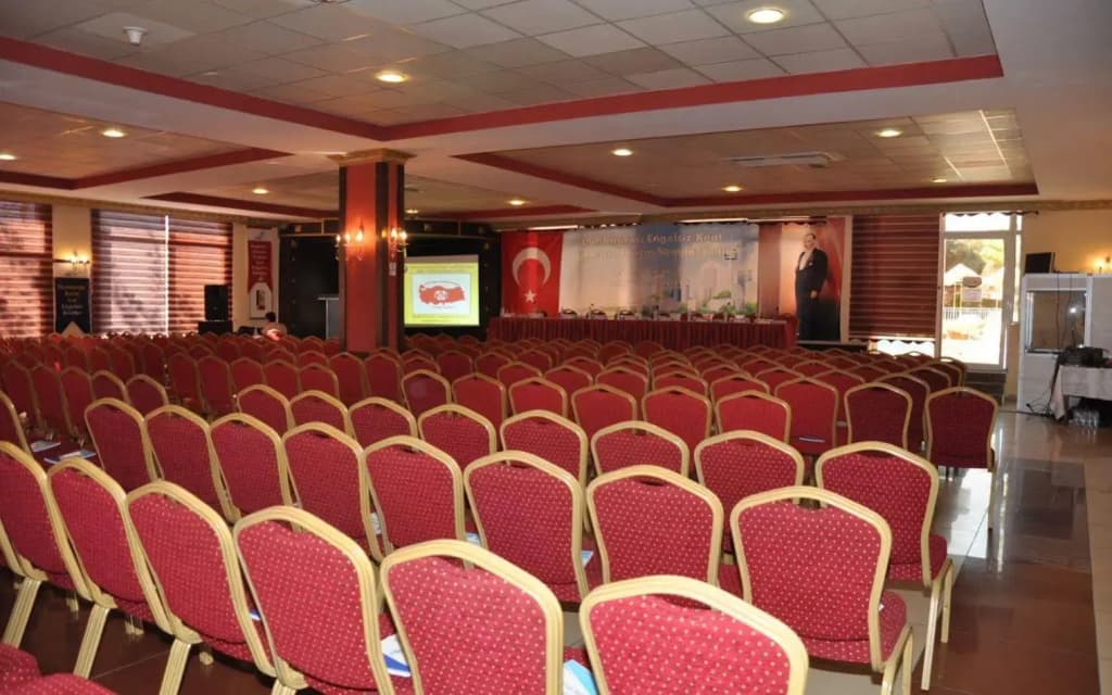 First Class Hotel - photo 9