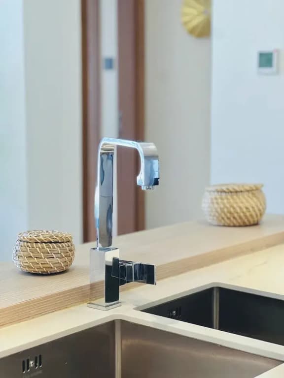 Waves - Stylish 1BR in JVC with Balcony & Pool - photo 24