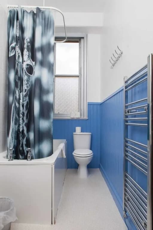 Stylish 3 Bedroom Flat - photo 9