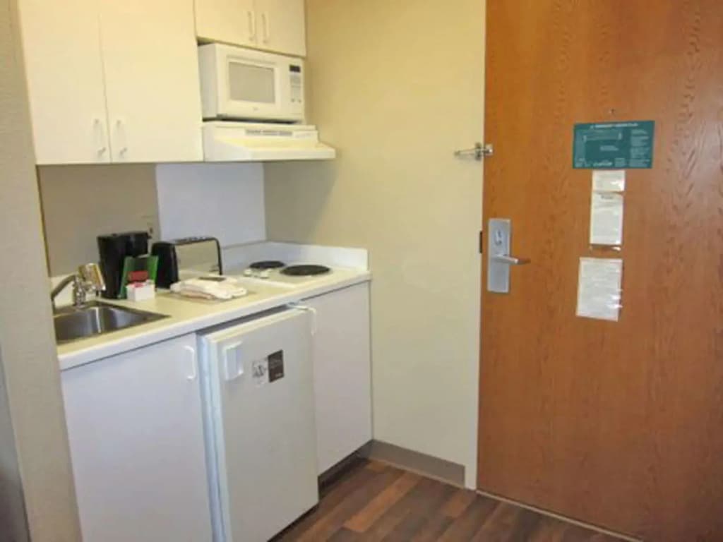 Extended Stay America Suites - Los Angeles - South - photo 13