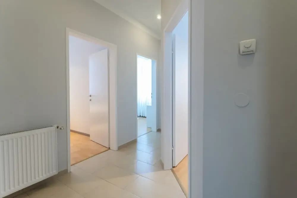 Beautiful and Sunny 2bdr Apartment - photo 10